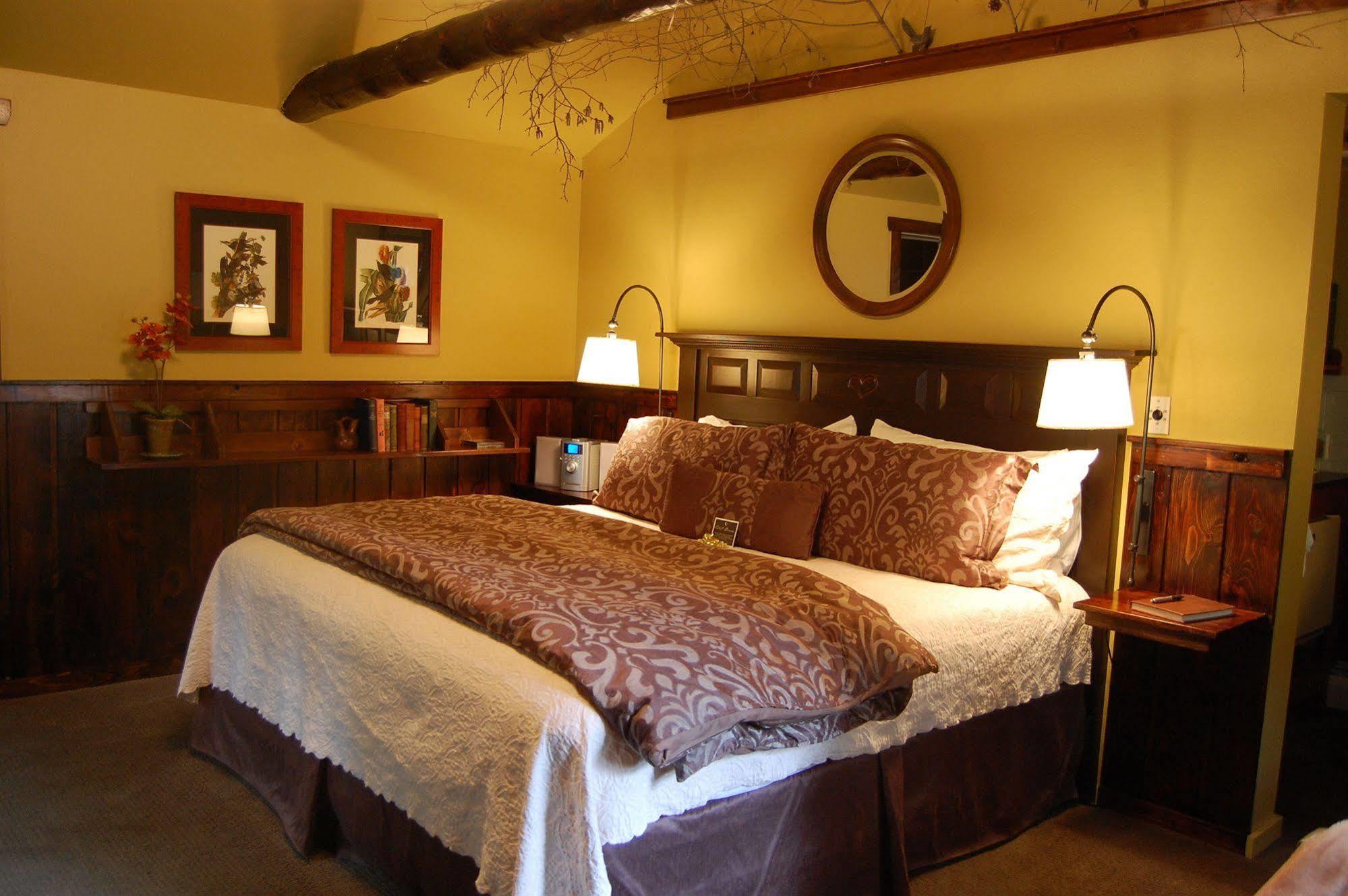 Highland Haven Creekside Inn Evergreen Ngoại thất bức ảnh