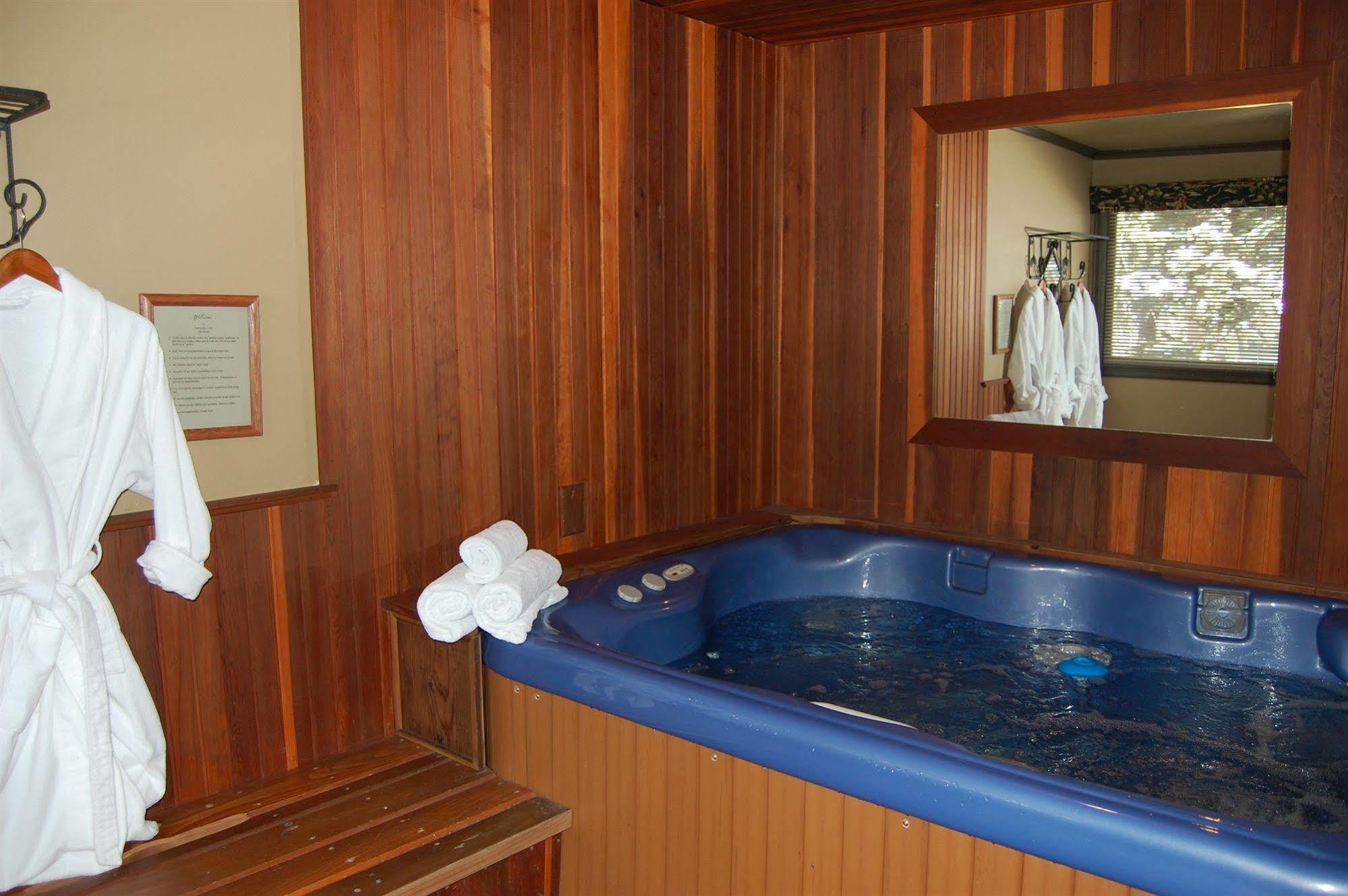 Highland Haven Creekside Inn Evergreen Ngoại thất bức ảnh